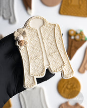 Load image into Gallery viewer, Designer Fitted Blazer
